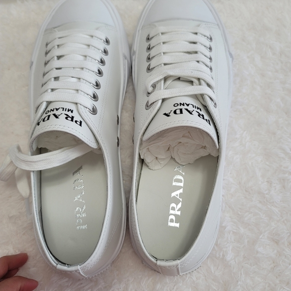 PRADA Luxury Sneaker shoes - Picture 6 of 7